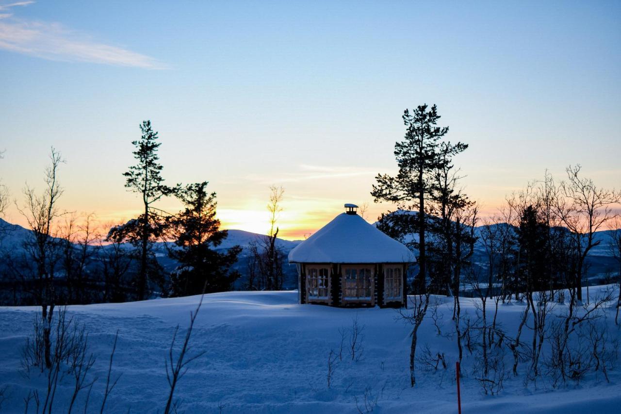 Basecamp Nord - Indoor Camping Hotel Moen i Målselv Exterior foto